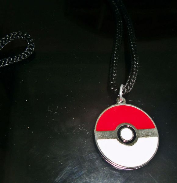 Colar Pokebola